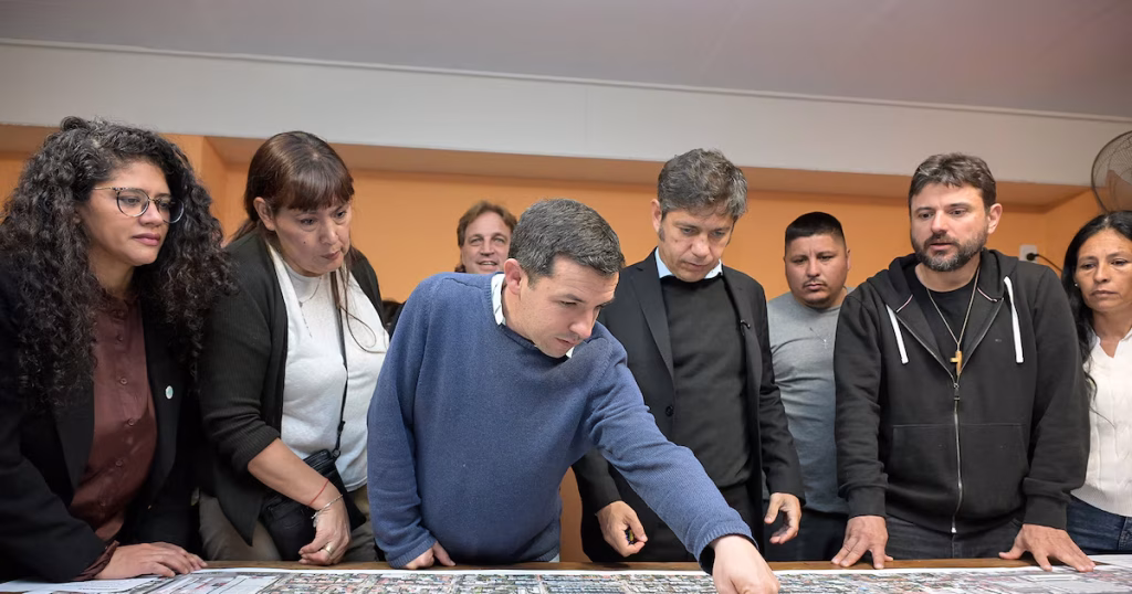 Kicillof se mostró con Grabois y crece la presión por Cristina