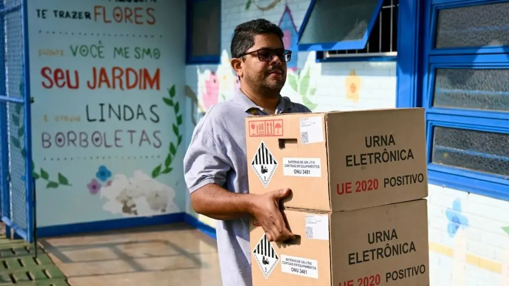 La abstención bajó casi dos puntos en Brasil y unos tres millones de electores más votaron en el balotaje