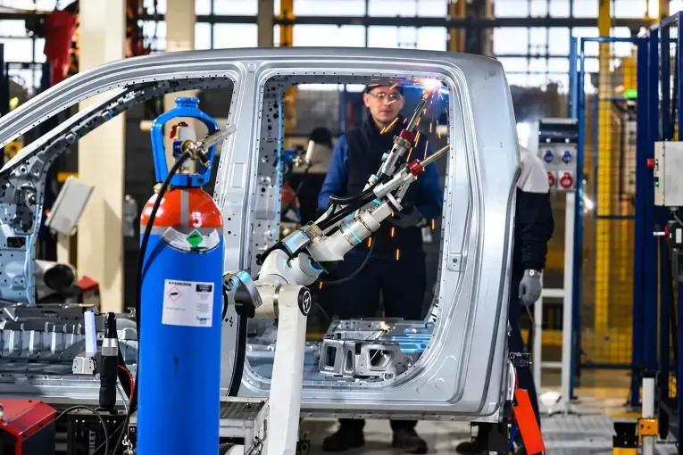 La automotriz Stellantis paralizará siete semanas la producción de pick-ups por la caída de la demanda