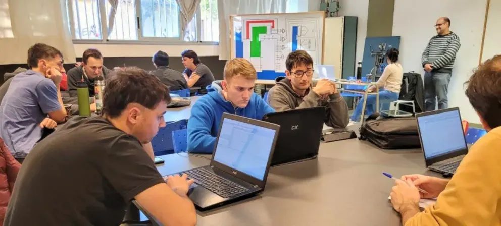 La Coneau otorgó la máxima acreditación por seis años a la Ingeniería en Telecomunicaciones de la FCyT