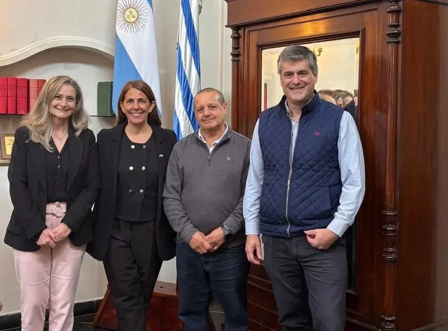 La cónsul argentina en Salto se reunió con el Centro de Comercio por el desarrollo binacional
