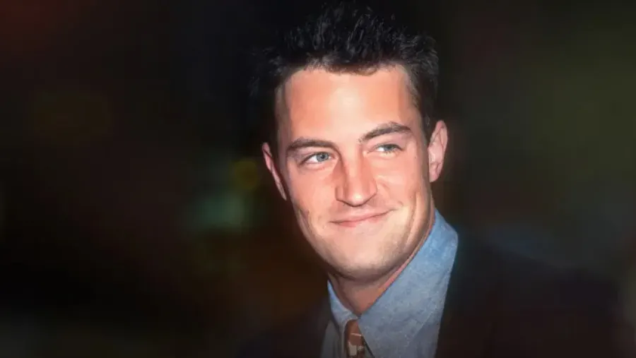 La docuserie sobre la vida y muerte de Matthew Perry, el actor de Friends, ya está disponible en Netflix