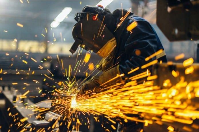 La economía cayó casi 2% y está al borde de la recesión