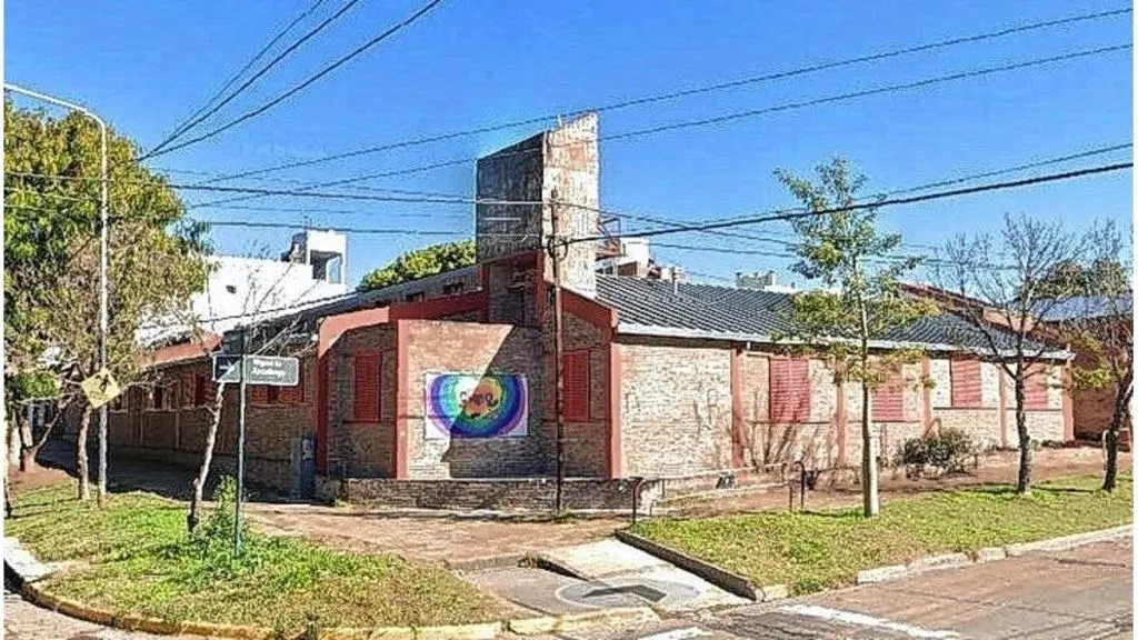 La escuela Carolina Tobar García celebra la inclusión con una fiesta de disfraces inspirada en los 80
