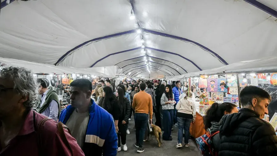 La feria por el Día de la Madre reunió 225 puestos en la Costanera de Paraná