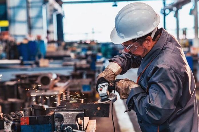 La industria perdió más de 66 mil empleos en dos años y solo tres provincias sumaron puestos de trabajo