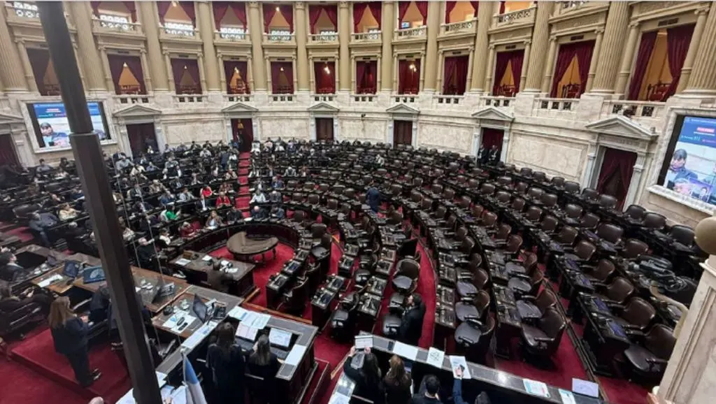 La maniobra desesperada del Gobierno para salvar el megaDNU