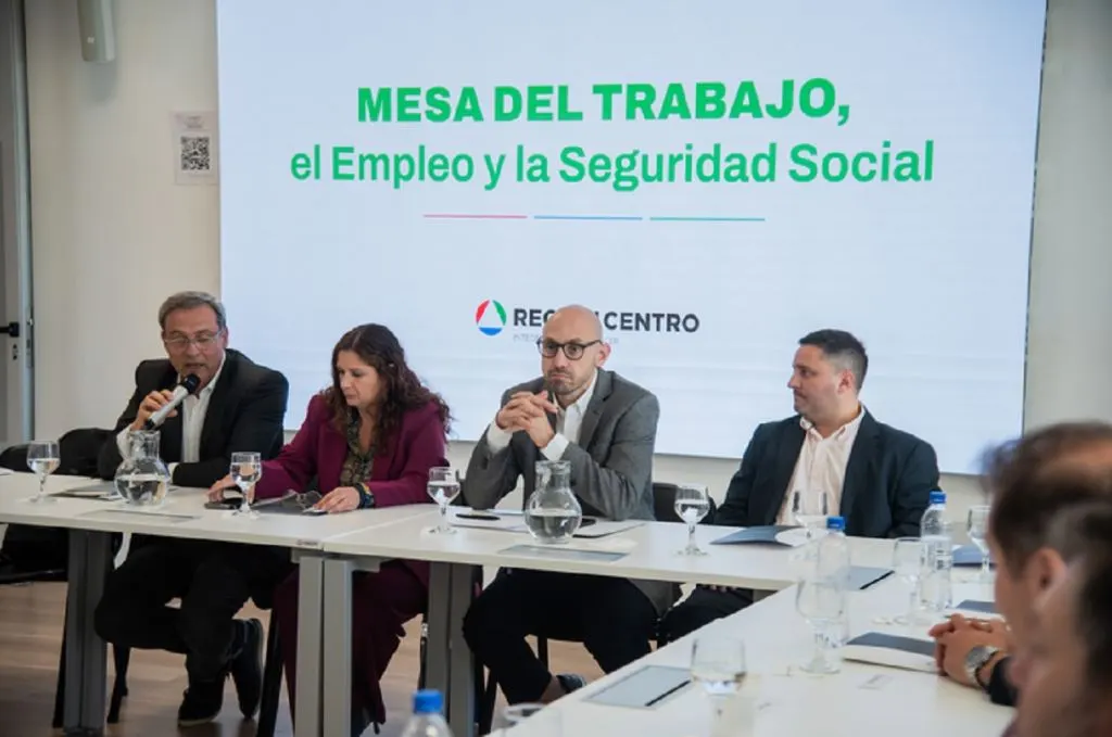 La mesa del Trabajo de Región Centro analizó en Paraná el avance de la inteligencia artificial en las empresas de la región