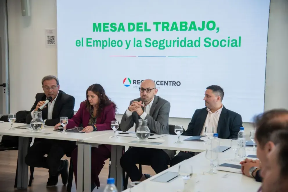 La mesa del Trabajo de Región Centro analizó en Paraná el avance de la inteligencia artificial en las empresas