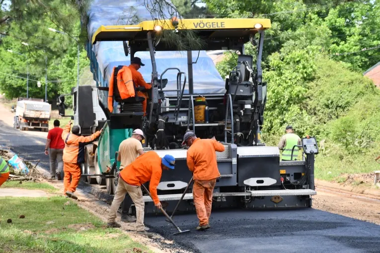 La Municipalidad avanza con la pavimentación de calle 6 de Caballería en Concordia