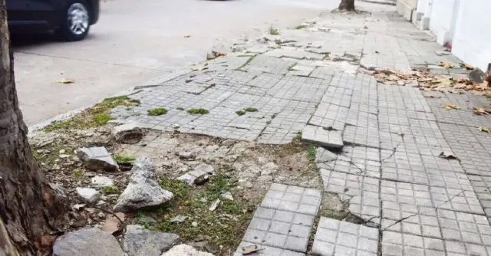 La Municipalidad de Paraná ya intimó a 190 vecinos por el mal estado de sus veredas
