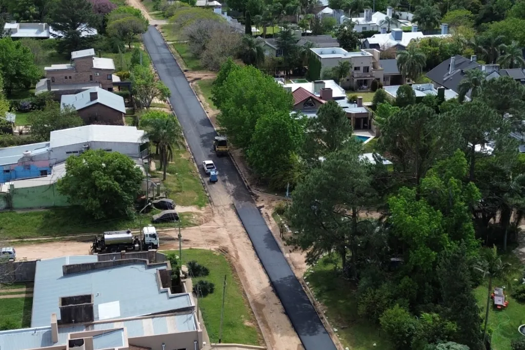 La Municipalidad pavimentó calle 6 de Caballería y adelantó con cuáles seguirán