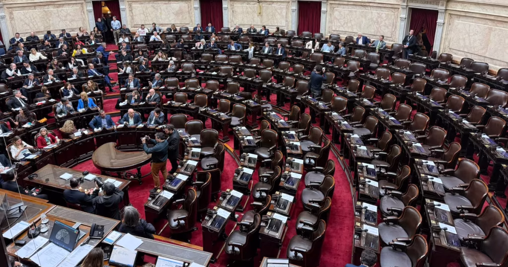 La oposición busca frenar al oficialismo en una sesión clave
