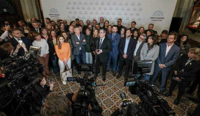La oposición busca reunir quórum en Diputados para debatir el DNU 70 y proyectos sociales