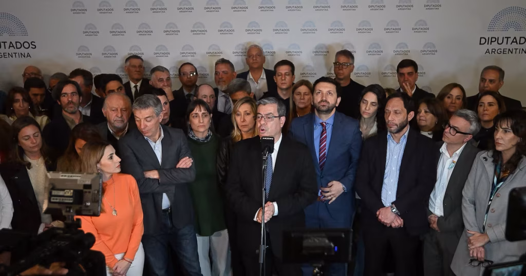 La oposición sigue con la derogación del DNU 70 pese al fallo de la Corte