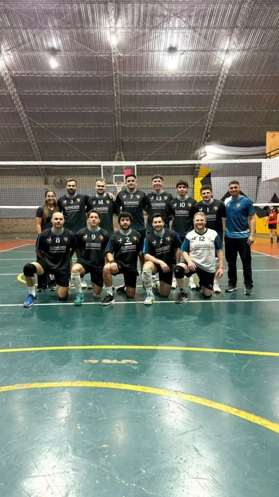 La Primera Masculina de la Escuela Municipal de Vóley juega este sábado en la Arena Celeste