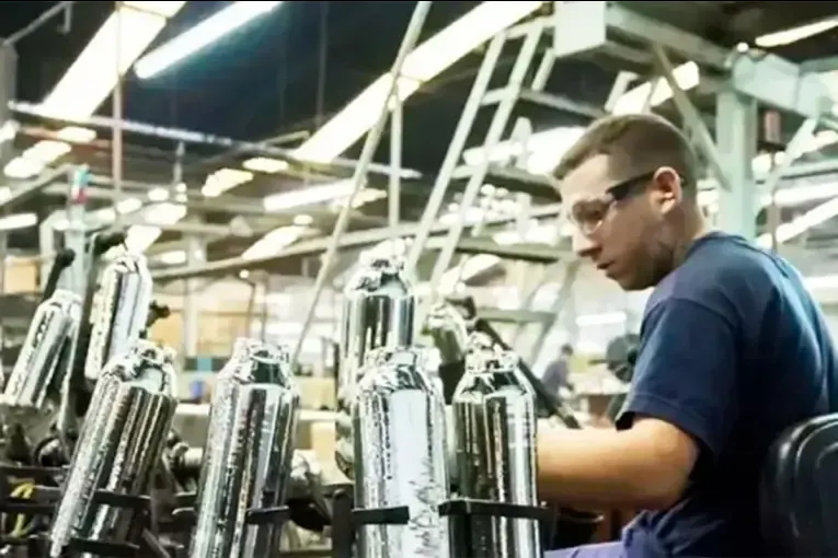 La productividad de los argentinos cayó un 6% pese al aumento de las horas trabajadas