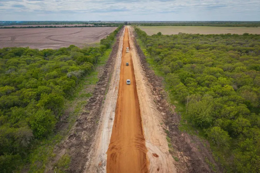 La reconstrucción del camino Viale – Arroyo Durazno tiene un 45 por ciento de avance