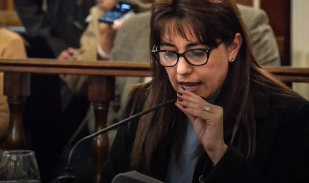 La senadora Domínguez le respondió a Agmer: «No me escondo de nadie ni tengo motivos para hacerlo”