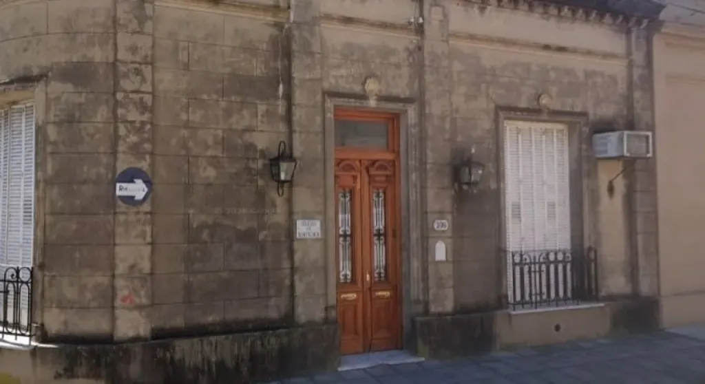 La Sociedad de Beneficencia realiza una gran feria de ropa para avanzar con su Centro de Día