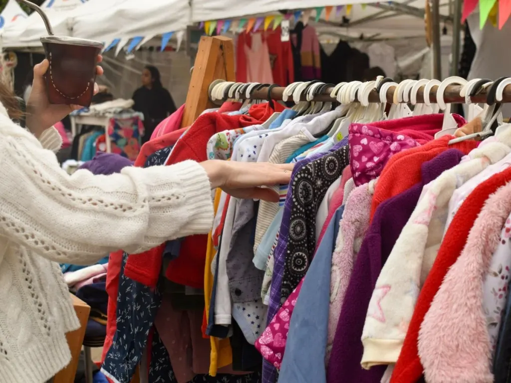 La Sociedad de Beneficencia realizará una feria de ropa a $3.000 para avanzar con el Centro de Día para Adultos Mayores