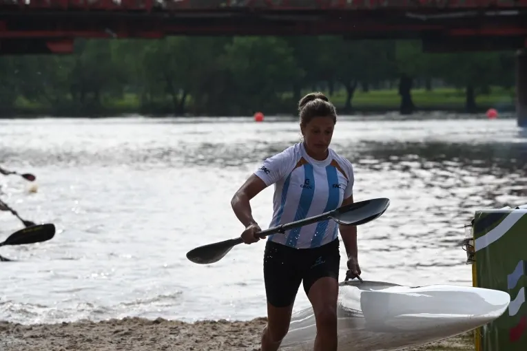 La uruguayense Magdalena Garro hizo historia en el Mundial de Canotaje Maratón