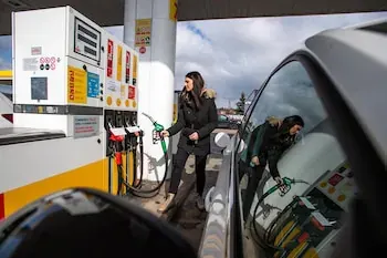 La venta de combustibles subió tras siete meses en rojo, pero la nafta todavía no da señales de recuperación