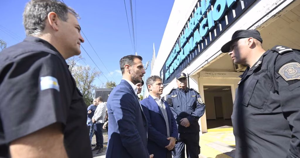 Lanús creó su policía municipal y Kicillof sigue sin enviar la ley