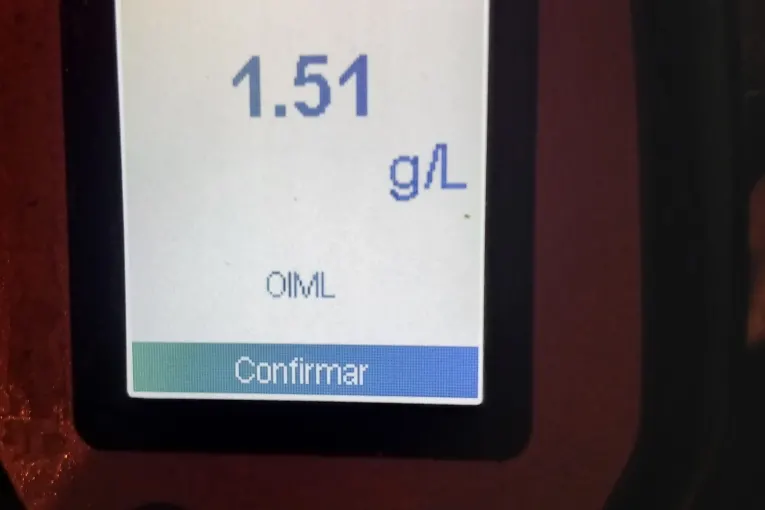 Le quitaron la moto tras caerse dos veces y dar positivo en alcoholemia