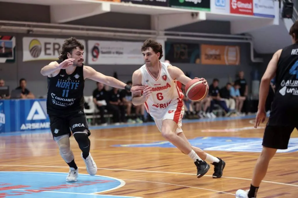 Liga Argentina: Rocamora lo perdió en el final ante Deportivo Norte