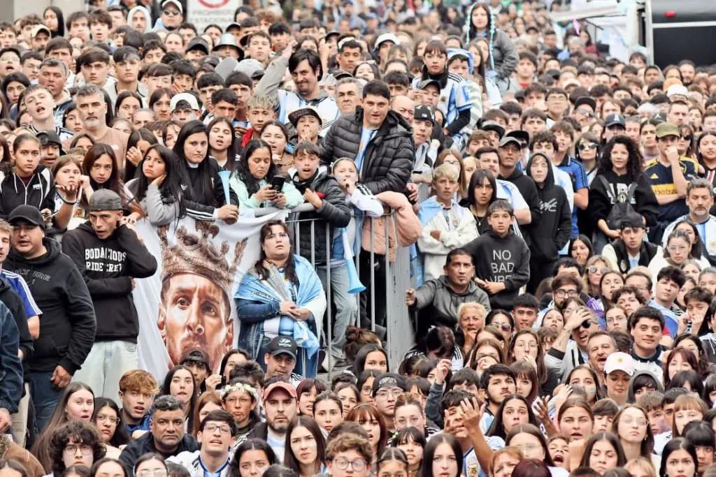Lío Sagrado: la pasión mundialista se vive a través de la lente de Mauricio Garín