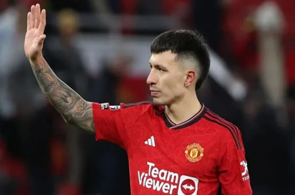Lisandro Martínez se reunió con los directivos del United y aclaró sus polémicas declaraciones
