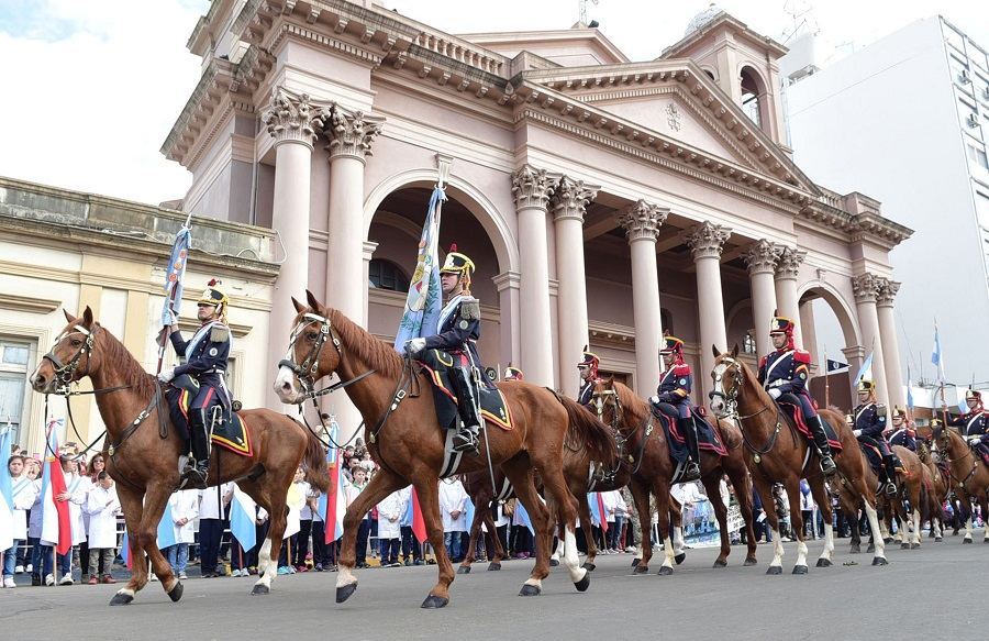 Llegarán Granaderos y Patricios para el desfile homenaje a Urquiza