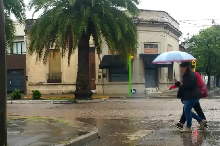 Lluvias y temperaturas frescas: el pronóstico para el jueves en la ciudad