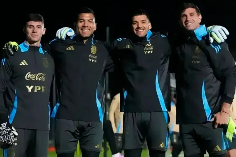 Los cuatro arqueros que podrían reemplazar al «Dibu» Martínez en la Selección Argentina