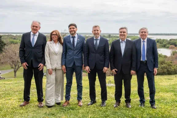 Los gobernadores de la Región Centro reclamaron a Nación inversiones en rutas y puertos
