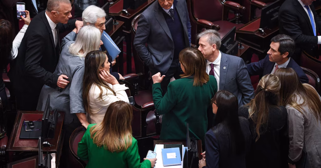 Los libertarios del Senado buscan ordenar filas antes del cierre