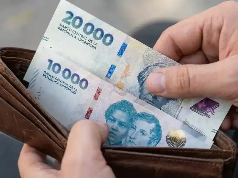Los salarios le ganaron a la inflación: aumentaron 2,7% en agosto