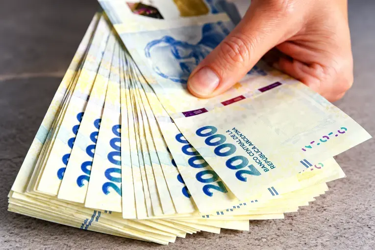 Los salarios superaron la inflación, según INDEC: aumentaron 2,7% en agosto