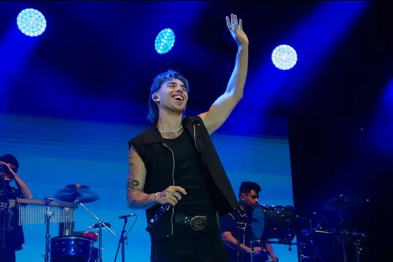 Luck Ra anunció su nueva canción con una posible indirecta a La Joaqui: “El que se la queda pierde”