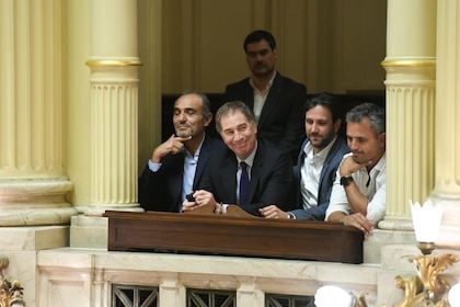 Luego del fallo de la Corte que impacta en la Ley de Tierras, el Gobierno asegura que la oposición no tiene los votos para derogar el DNU 70