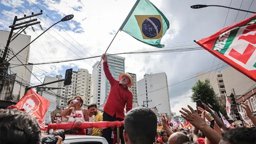 Lula hace historia y será por cuarta vez presidente de Brasil con casi el 97% de los votos escrutados