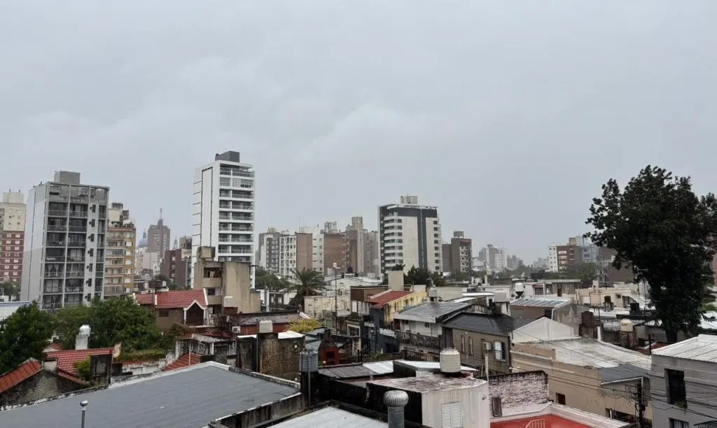 Lunes gris con chaparrones en Entre Ríos: la semana continuará con elevada nubosidad
