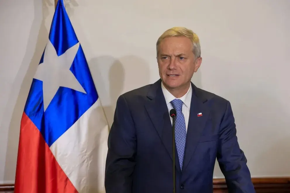 Malvinas: El Partido Republicano chileno cruzó a Michel