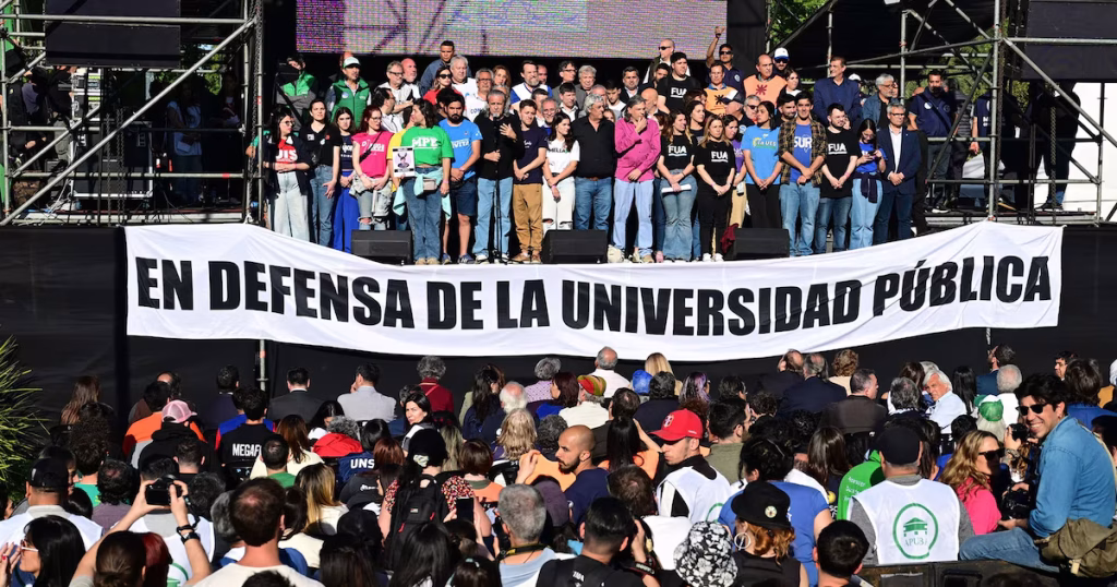 Marcha universitaria y rechazo al DNU 70/2023 llegan al Congreso