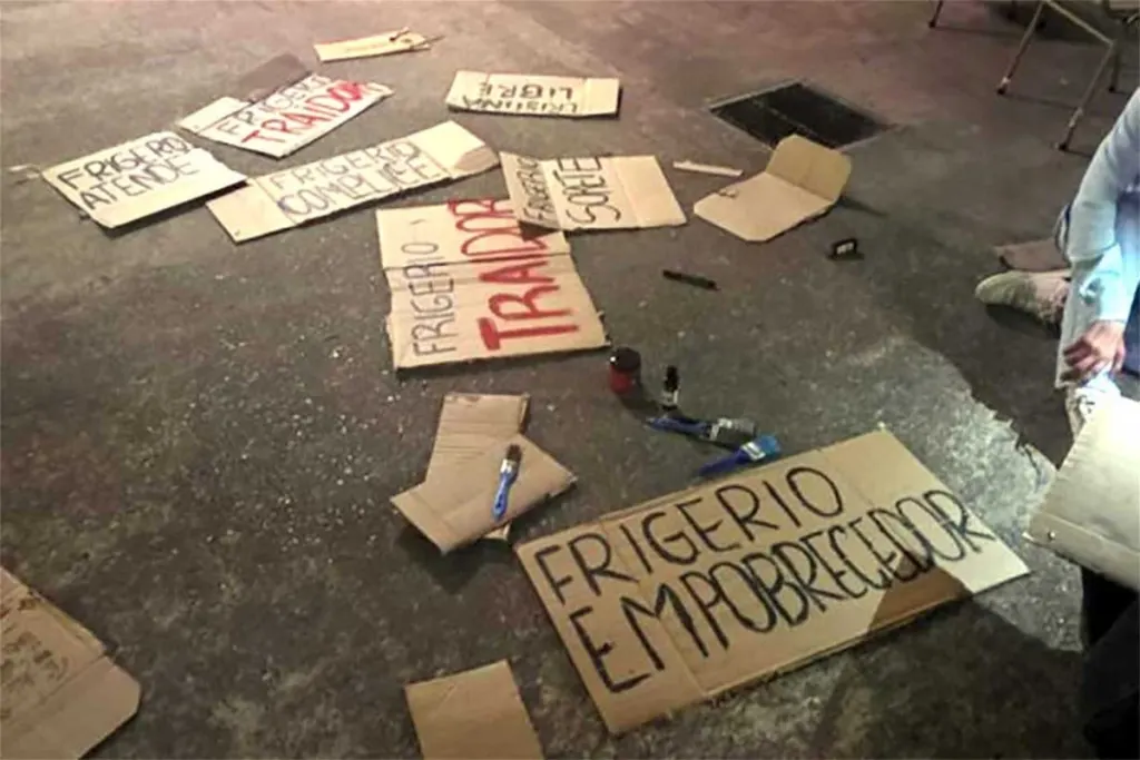 Marchan los universitarios en todo el país. En Paraná tomaron la Facultad de Trabajo Social de la UNER