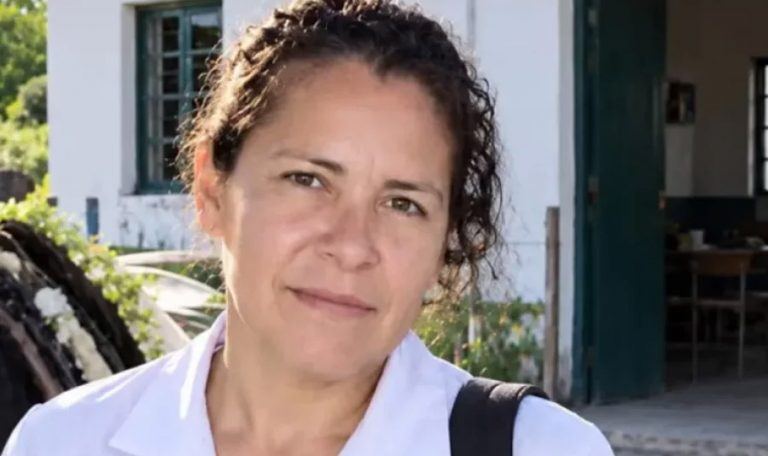 Marcharon en Corrientes pidiendo por la aparición de una docente rural