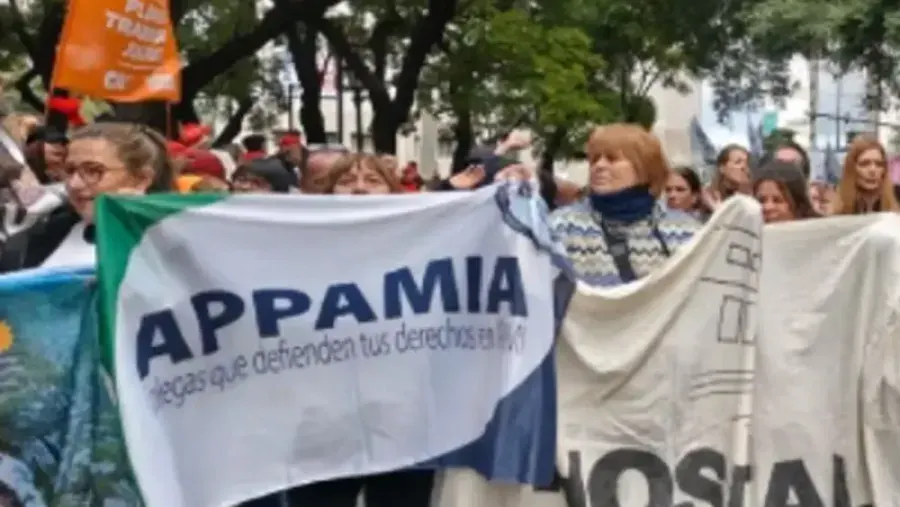 Médicos y odontólogos de PAMI harán un paro nacional de 96 horas por reclamos salariales