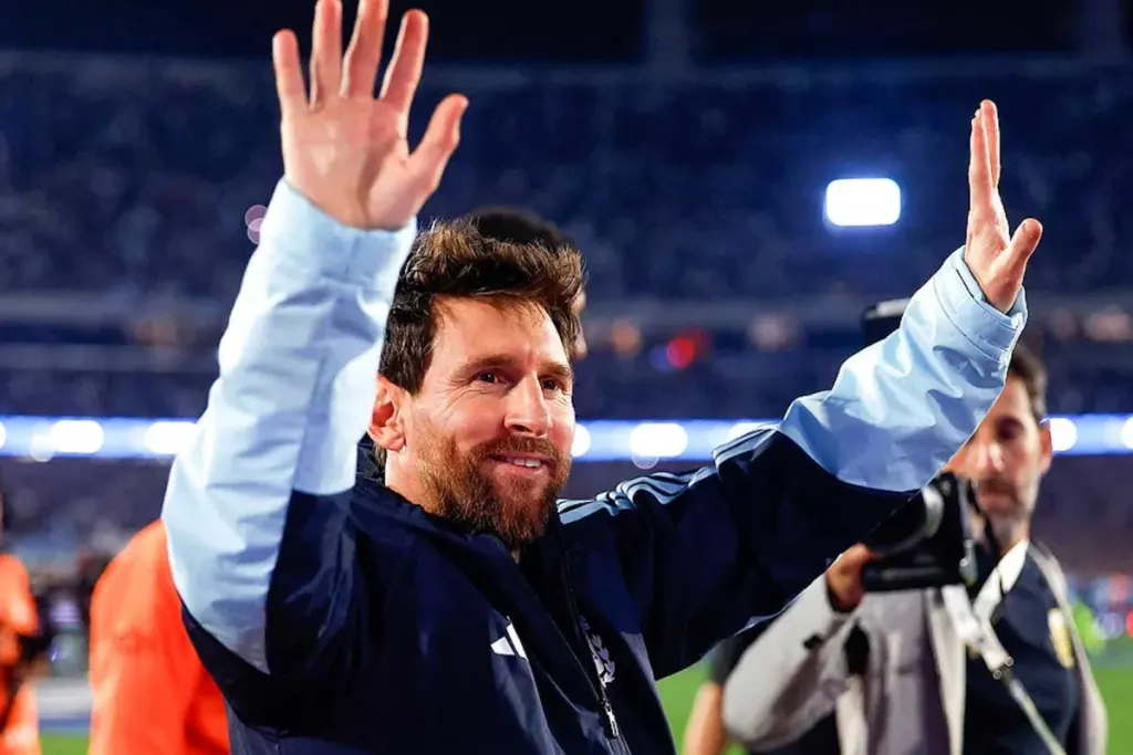 Messi, el “dios” humilde que agradece al “grupo”. En una despedida inolvidable, dio una cátedra de liderazgo
