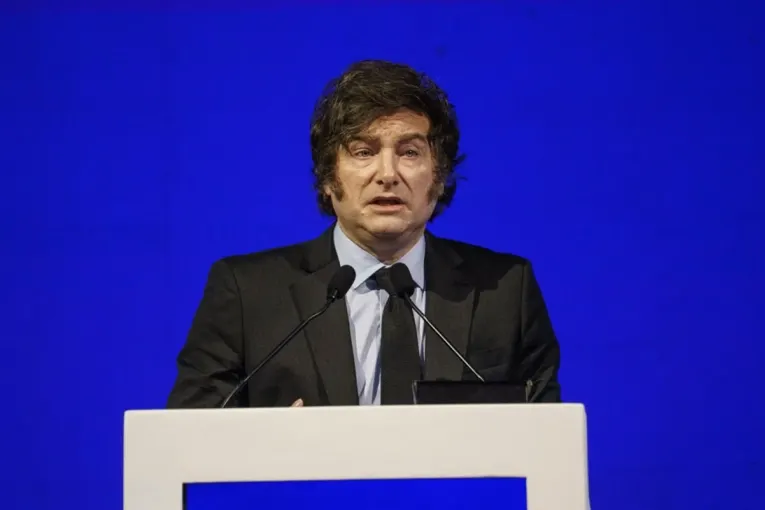 Milei arremetió contra las críticas al RIGI y los economistas: “Son unos chantas incapaces de generar valor”